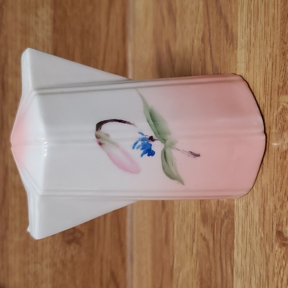 Unique Vintage Salt & Pepper Shaker Combo Japan ONE PIECE Porcelain SUPER CUTE - Picture 6 of 16